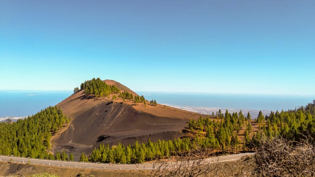 SENDERISMO-EN-GRAN-CANARIA-MONTANON-NEGRO