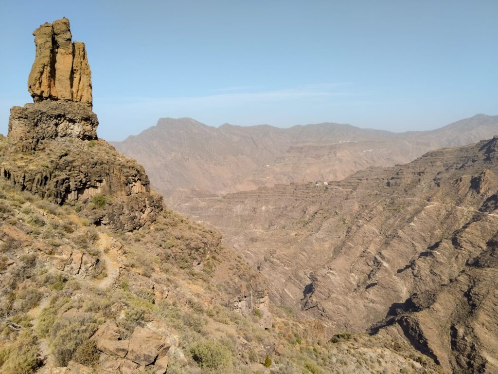 SENDERISMO-EN-GRAN-CANARIA-ROQUE